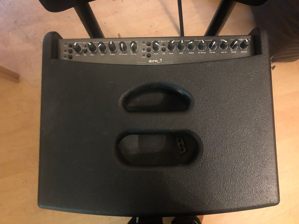 Hughes& Kettner ERA 1  Acoustic Amp  250Watt in Frankfurt am Main