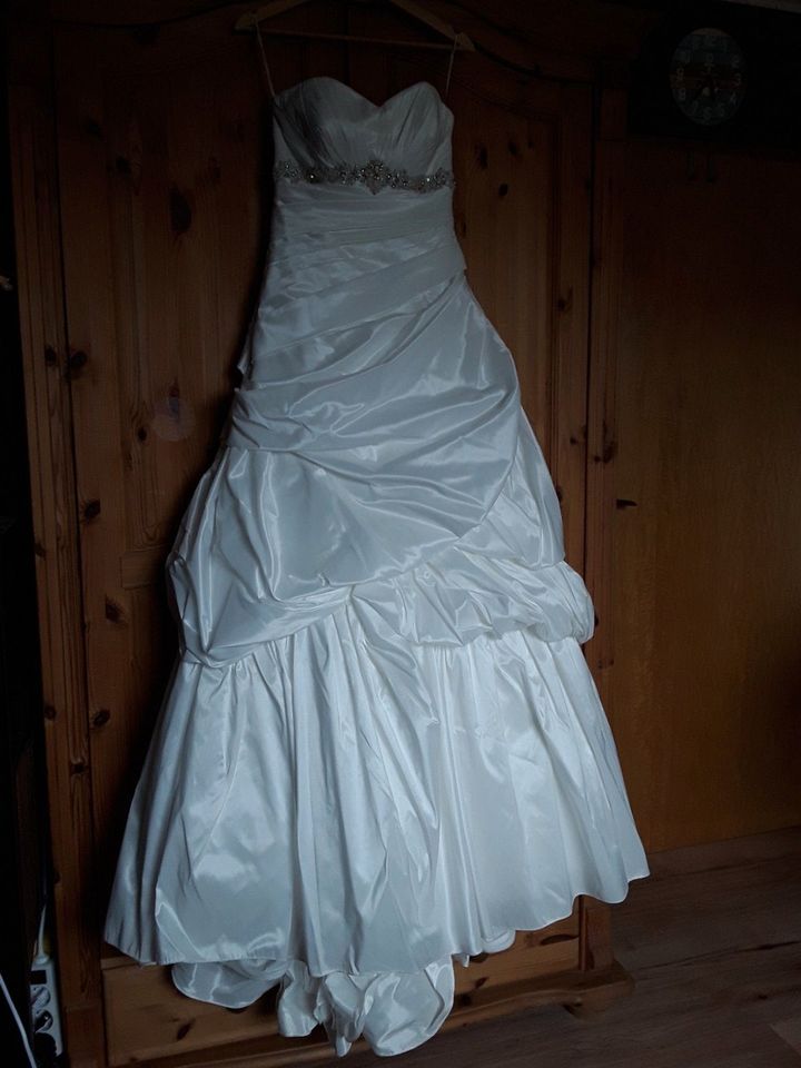 Hochzeitskleid, Brautkleid von Aire Barcelona in Vordorf