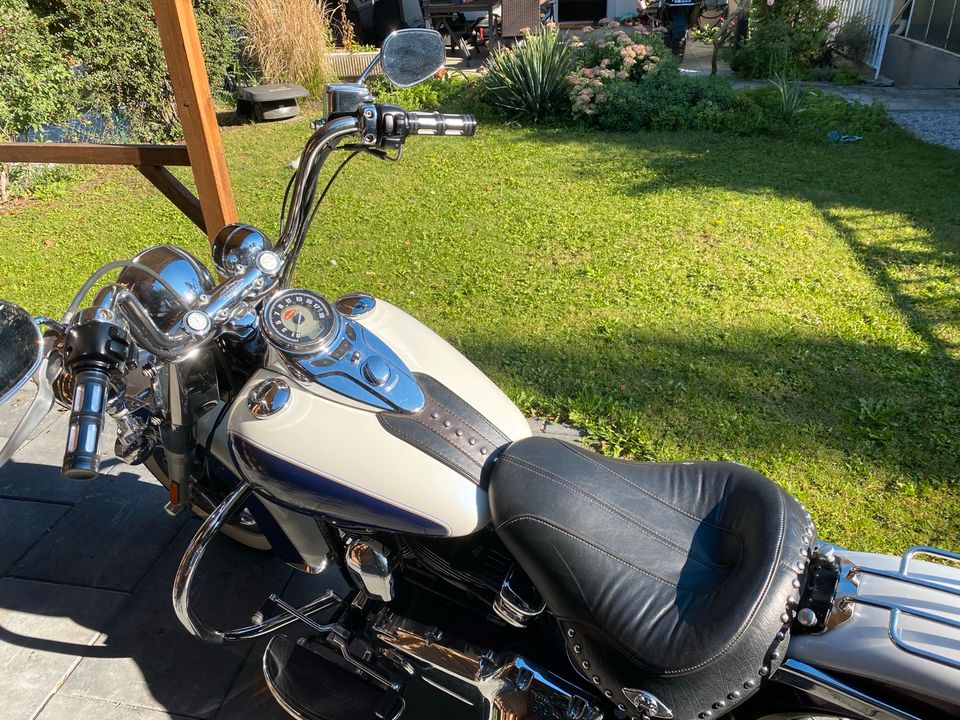 Harley Davidson Heritage Softail FLSTC in Fürstenfeldbruck