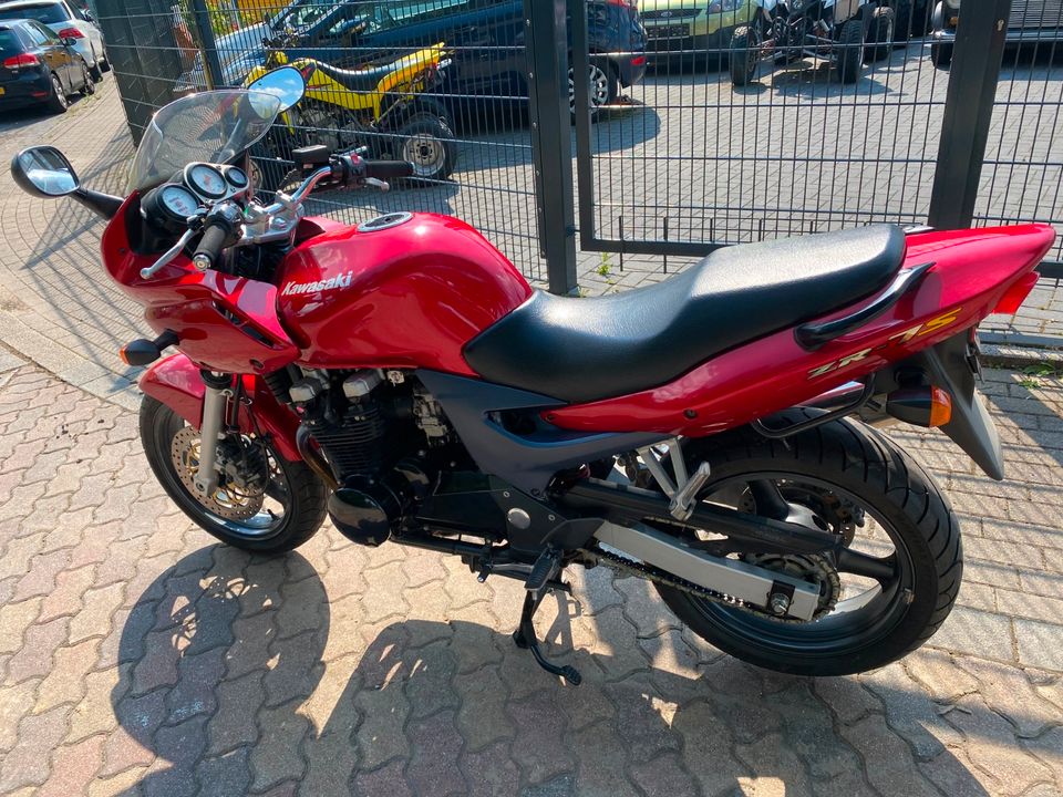 Schöne Kawasaki ZR -7S ZR 750 EZ 2001Nur 16521 KM Tüv 04.2024 in Herne