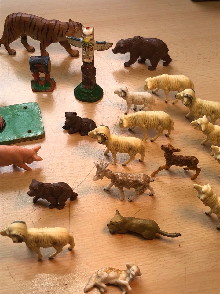 Teil 2 / 30 DDR Figuren,Tiere 45 Euro inklusive Porto in Dippoldiswalde