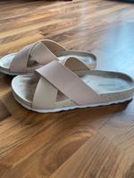 Pantolette Tieffußbett Pantolette gr. 38 rose Graceland Schleswig-Holstein - Kaltenkirchen Vorschau