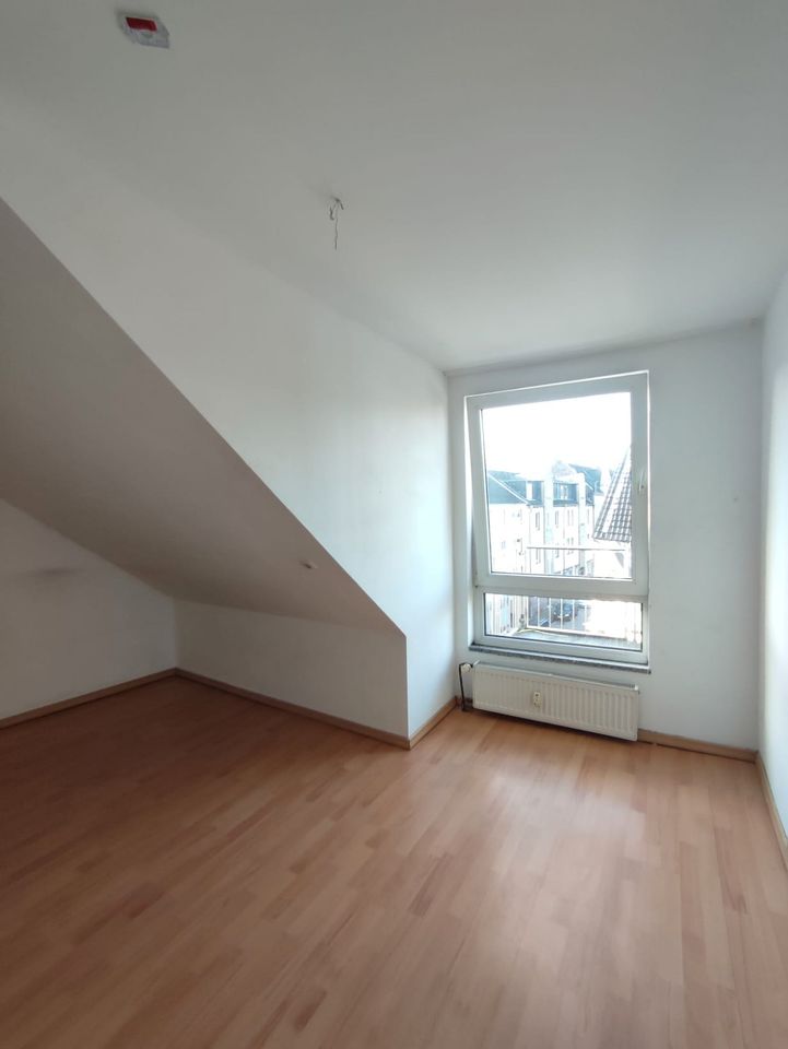 Gemütliche 3 Zimmer Wohnung mit großem Balkon im DG in Gelsenkirchen