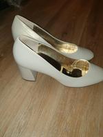 Högl Damen Schuhe pumps steinton grösse 8 =42 Neu /ungetragen Niedersachsen - Wedemark Vorschau