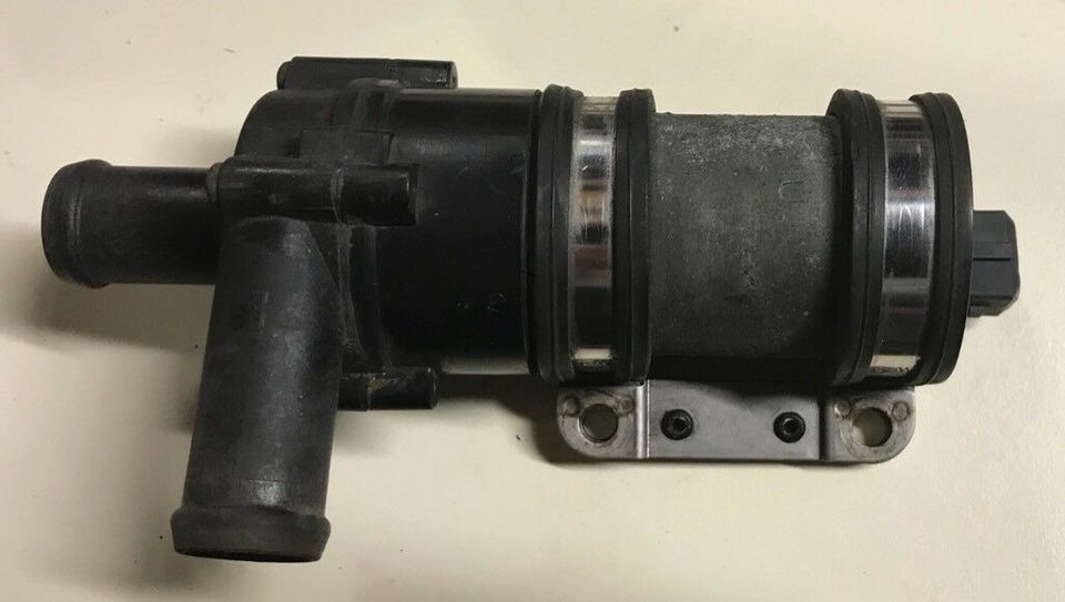 Audi S3 8L Zusatz Wasserpumpe f. Motor 1.8T 20V Turbo Golf R32 V6 in  Brandenburg - Kolkwitz | Ersatz- & Reparaturteile | eBay Kleinanzeigen ist  jetzt Kleinanzeigen