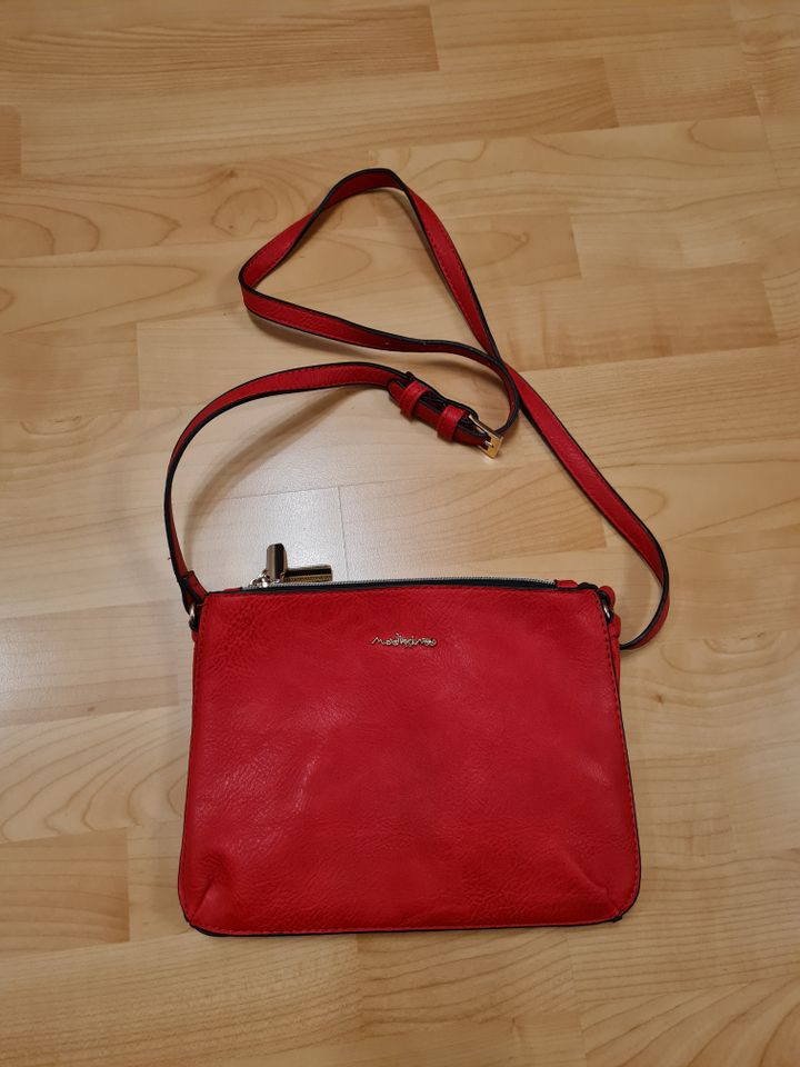Handtasche / Tasche / Umhängetasche von Modissimo, rot in Kürten