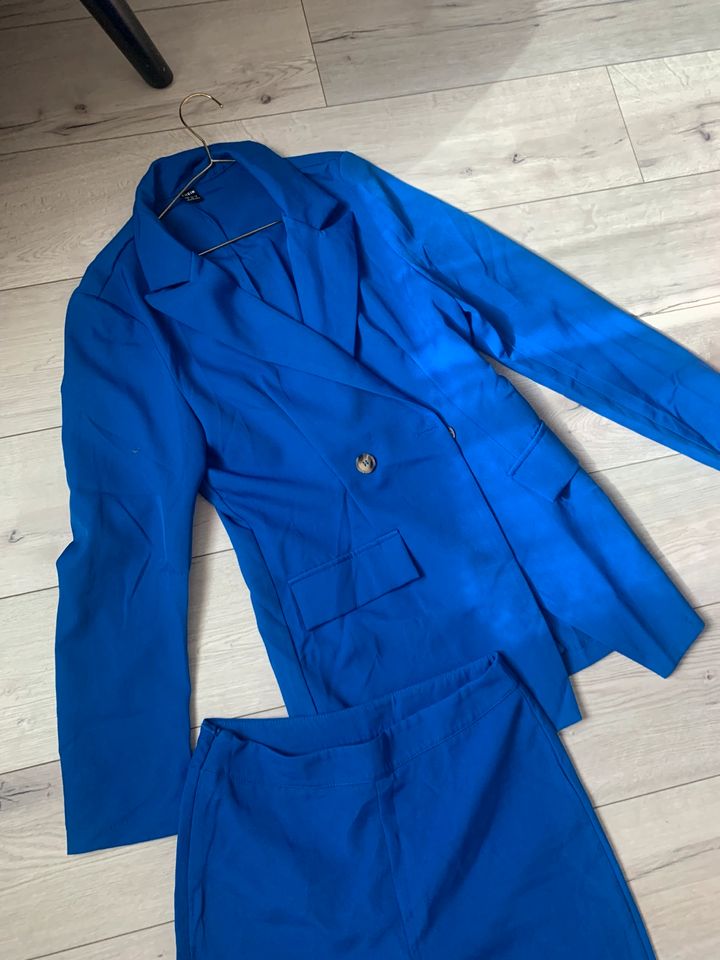 Damen Blazer mit Hose in Unna