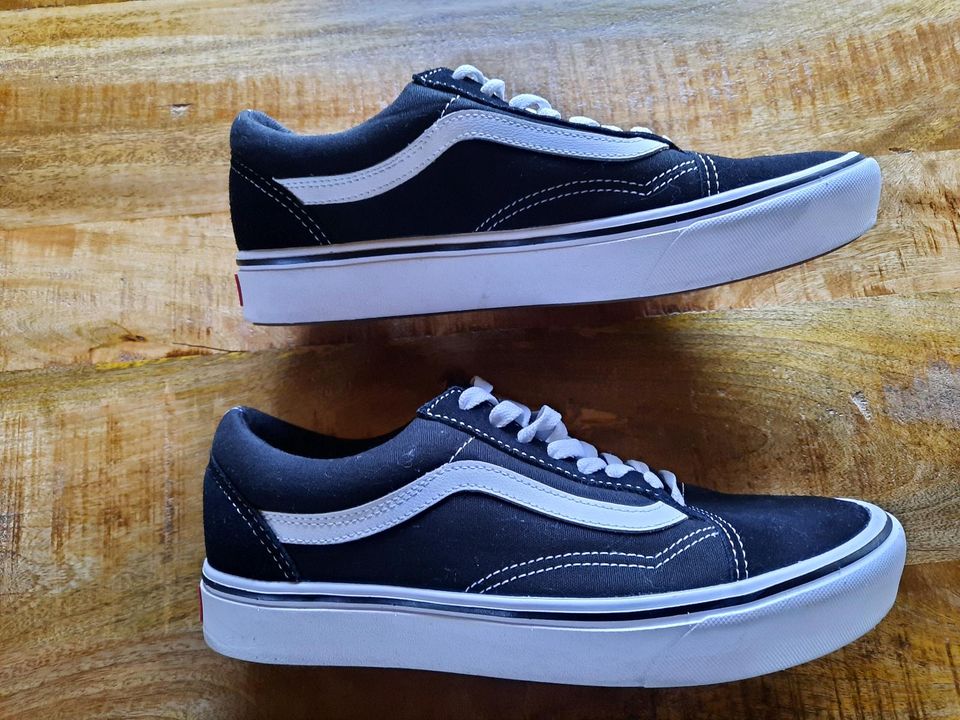 Vans Schuhe schwarz Konzert in Erndtebrück