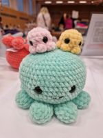 Mama Oktopus mit Babys Amigurumi Häkeltier Kuscheltier Bayern - Schwabach Vorschau