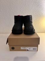 UGG Boots Mini Graffiti Glitzer Niedersachsen - Neu Wulmstorf Vorschau