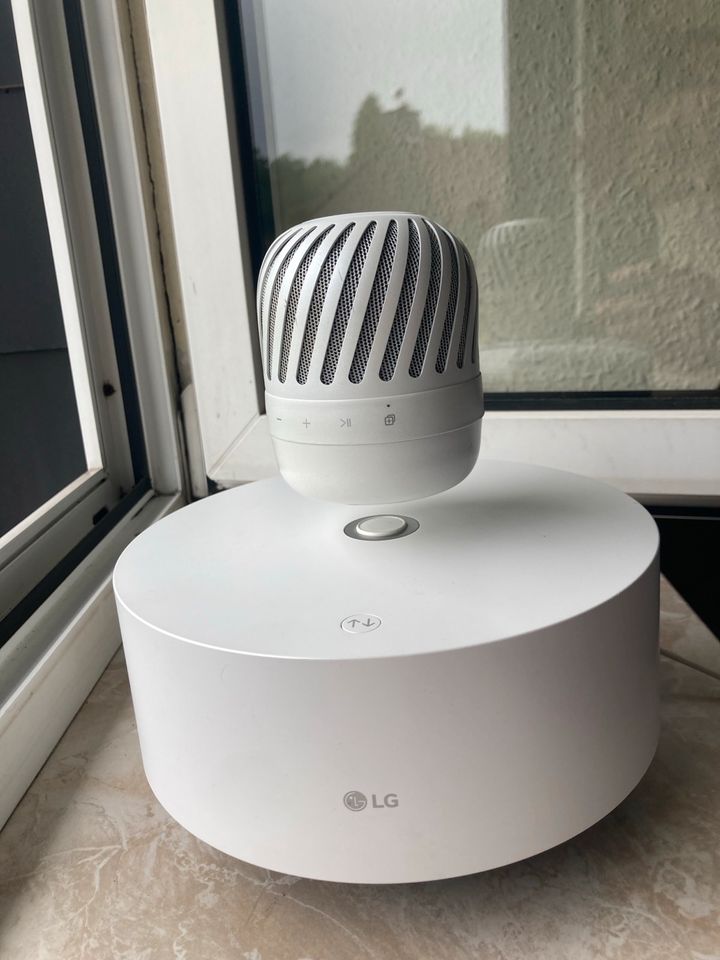 LG PJ9 Bluetooth Box Lautsprecher Subwoofer Schwebend in Leverkusen