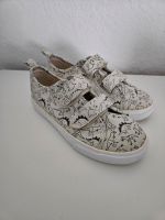 Dino Schuhe von H&M Sommerschuhe Kinderschuhe Nordrhein-Westfalen - Warstein Vorschau