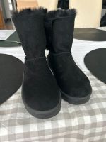 Ugg Australia Gr36 schwarz neu Nordrhein-Westfalen - Mülheim (Ruhr) Vorschau