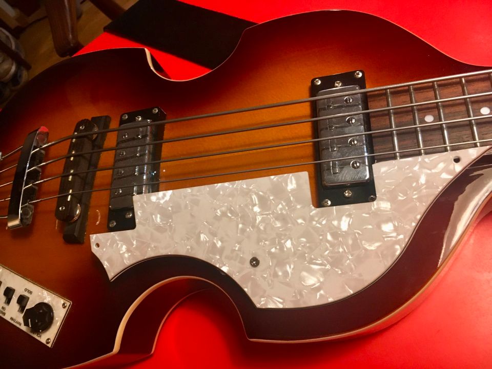 Original Höfner Perloid-Pickguard für 500/1 Beatles Violin-Bass in Berlin