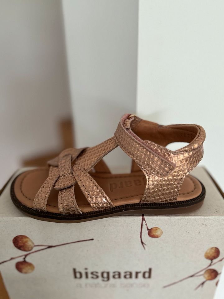 Bisgaard Sandalen Gr. 29 grapefruit metallic NEU in OVP in Maintal