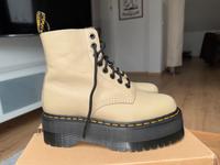 Dr. Martens Pale Olive grün Größe 40 NEU Nordrhein-Westfalen - Gelsenkirchen Vorschau