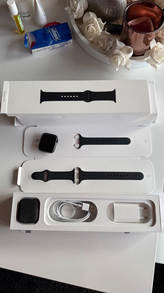 Apple Watch Series 4 Cellular 44mm Edelstahl in Space Black in Hamburg
