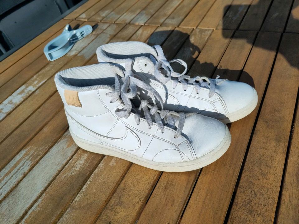 Nike Knöchel Turnschuhe Sneaker Gr. 37 in Eckernförde