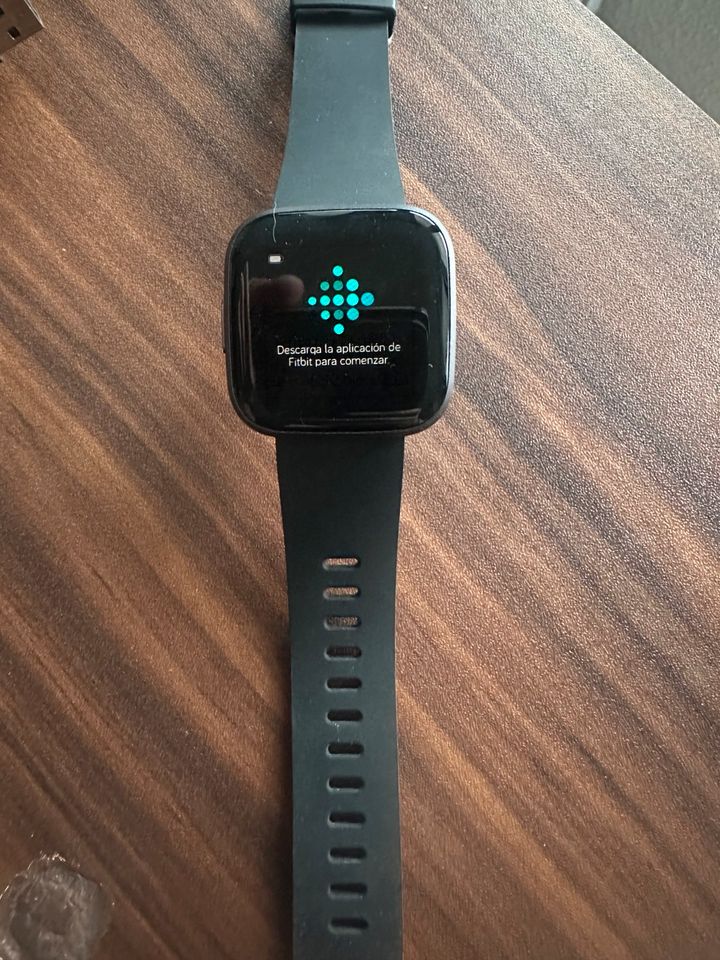 Fitbit Versa 2 Fitness- und Gesundheits Tracker in Grevesmuehlen