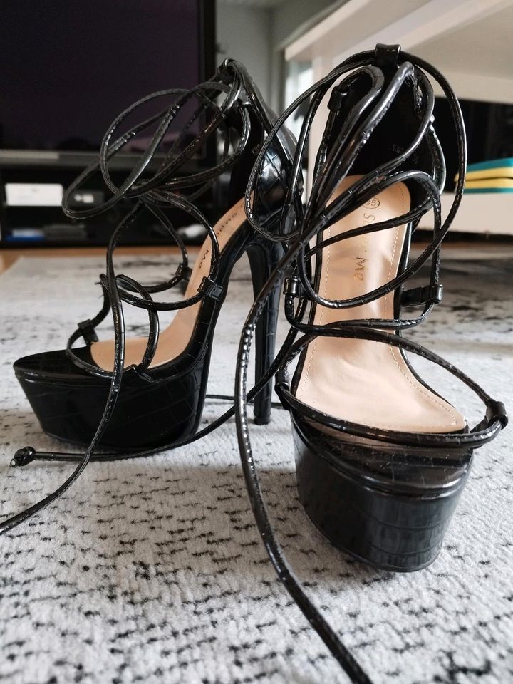 Schnür-Sandaletten Lederoptik, High Heels in Hessen - Großenlüder | eBay  Kleinanzeigen ist jetzt Kleinanzeigen