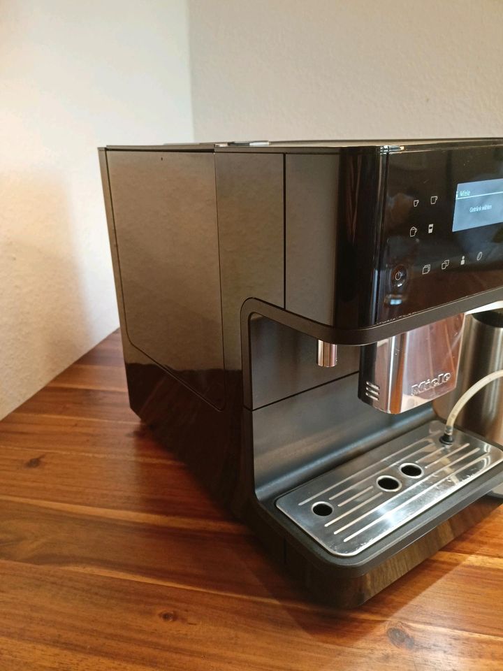 Miele CM6350 Kaffeevollautomat Schwarz Sehr gut in Apolda