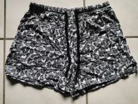 Damen Shorts Hotpants schwarz weiß Größe S kurze Hose Pyjama Nordrhein-Westfalen - Marl Vorschau