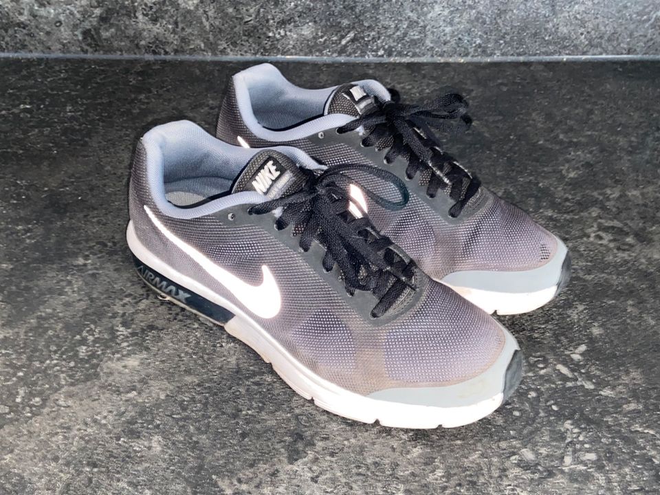 top erhaltene grau schwarze Nike Air Max Sequent Sneakers Gr. 38 in Essen -  Essen-Ruhrhalbinsel | eBay Kleinanzeigen ist jetzt Kleinanzeigen