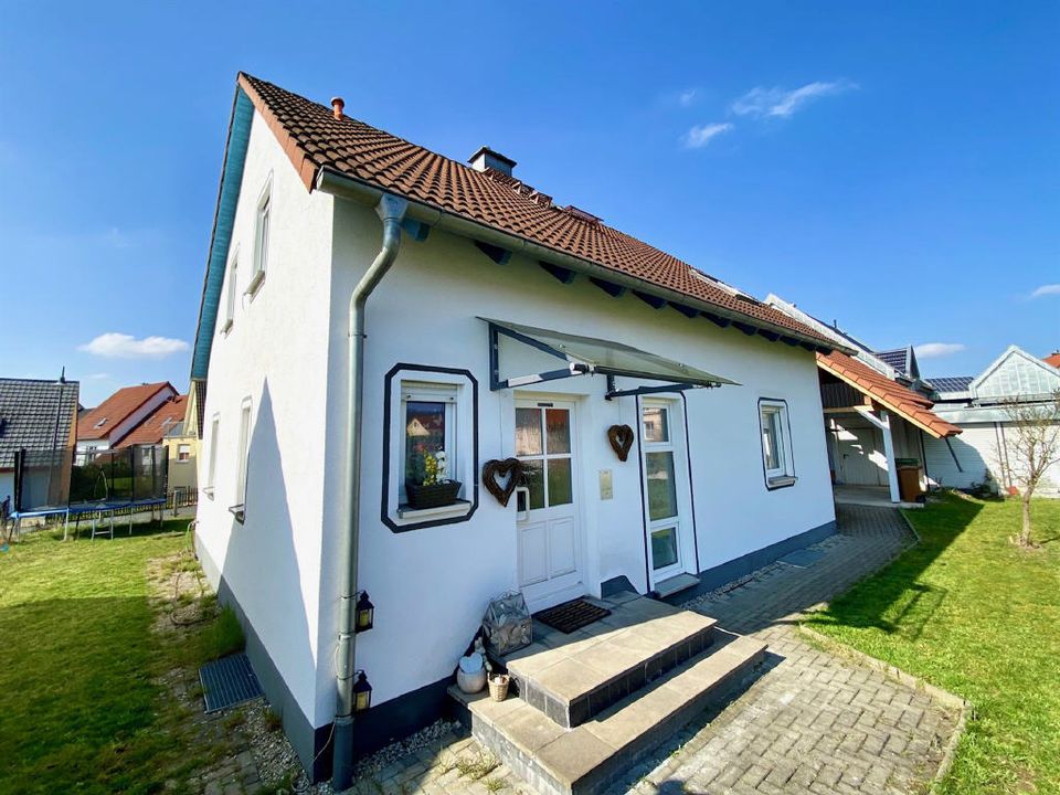 Modern und Energieeffizient - Einfamilienhaus in Höchstadt a. d. Aisch - Einziehen und sofort wohlfühlen. in Höchstadt