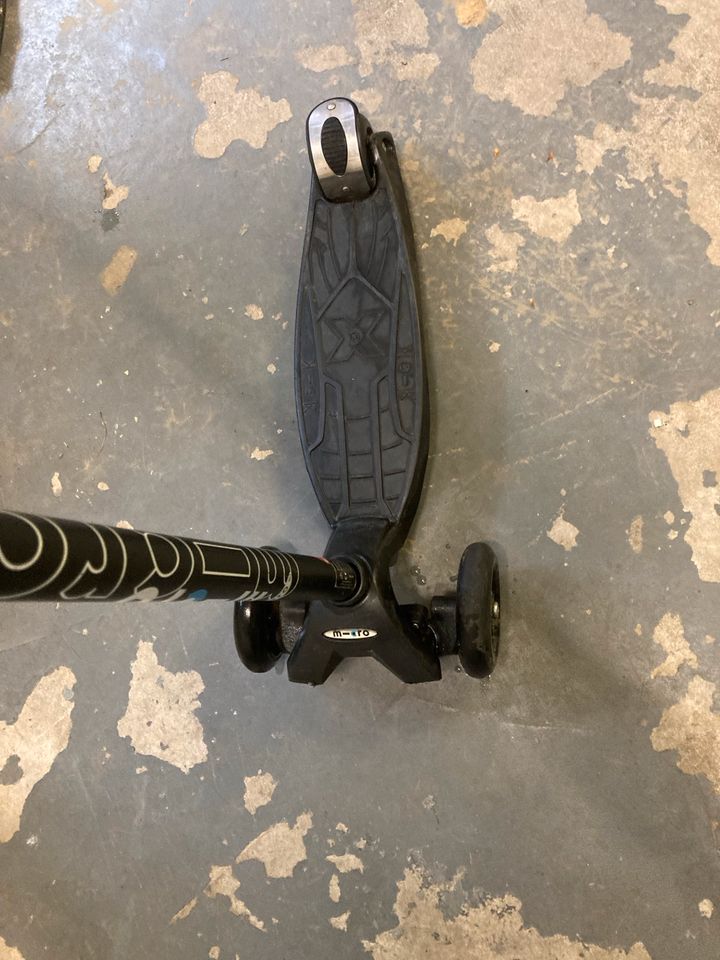 Micro Kickboard Compact schwarz Scooter von m-cro in Hürth