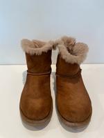 Ugg Boots mit Schleife Thüringen - Erfurt Vorschau
