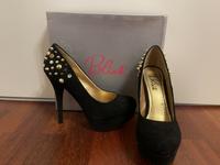 Blink Pumps / High Heels mit Nieten schwarz Niedersachsen - Langenhagen Vorschau