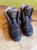 gut erhaltene stabile Bergschuhe für Damen Meindl Island Lady Kr. Altötting - Töging am Inn Vorschau