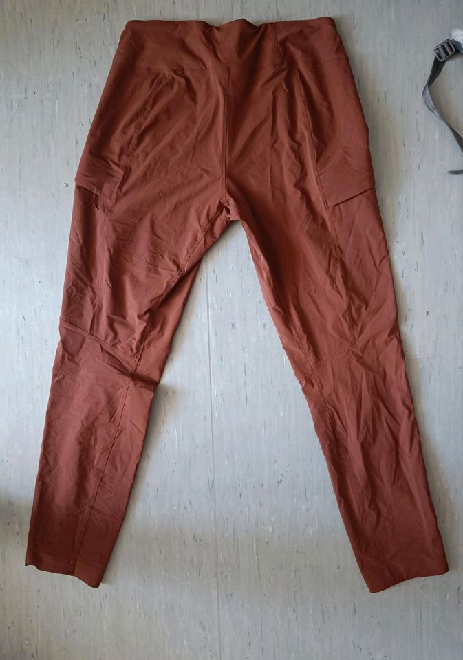 Arc'teryx Outdoorhose Größe S / 8 Woman Damen rostrot in Bielefeld