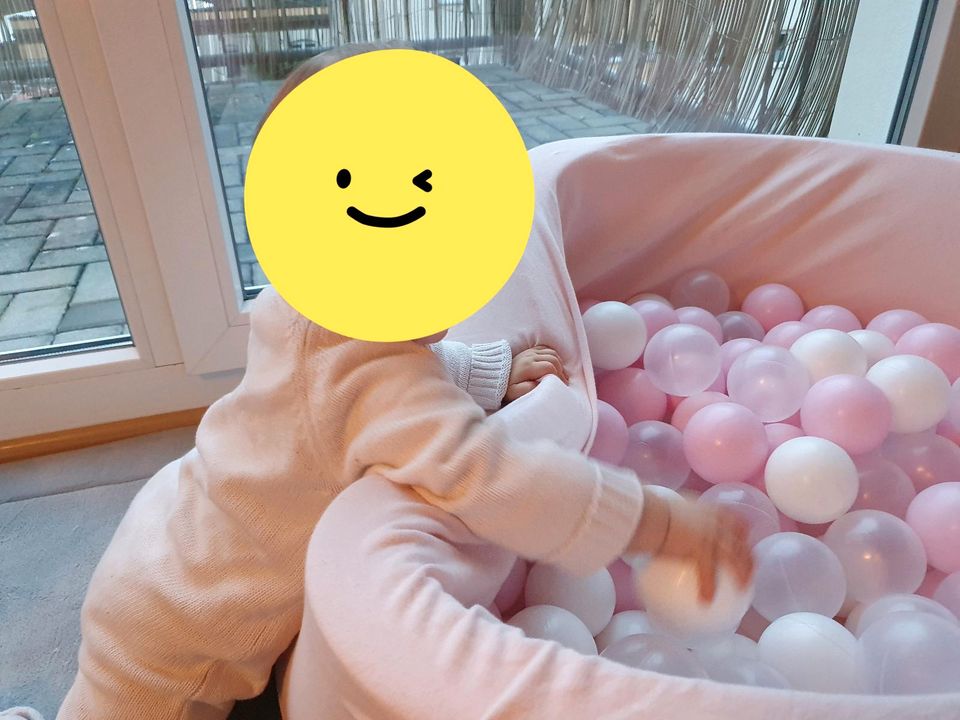 Bälle Bad für Kinder rosa weiß in Cottbus