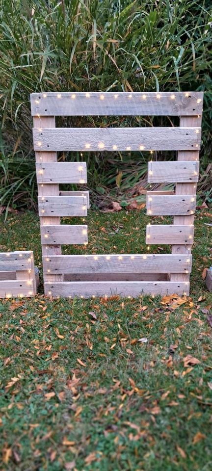 Braune LOVE Buchstaben aus kleinen Europaletten, Hochzeit, Deko in Aachen