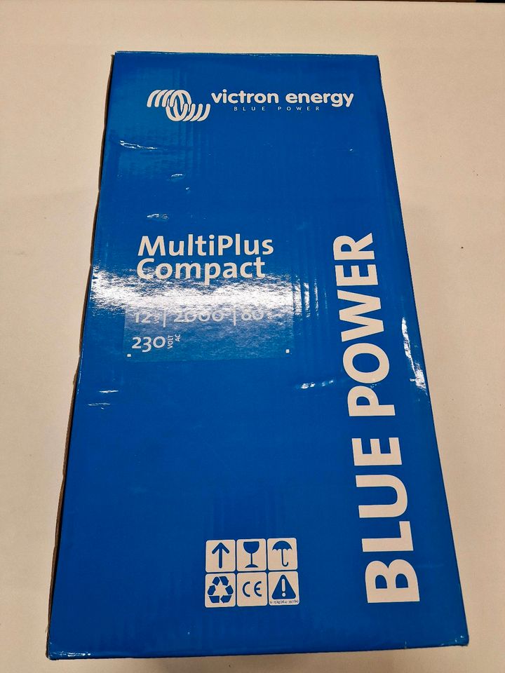 MultiPlus Compact 12/2000/80-30 Wechselrichter Victron Energy NEU in Freiburg im Breisgau