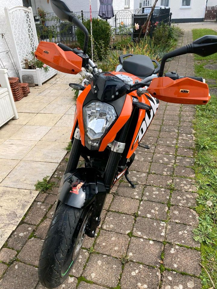 Ktm Duke 125 in Wolfertschwenden