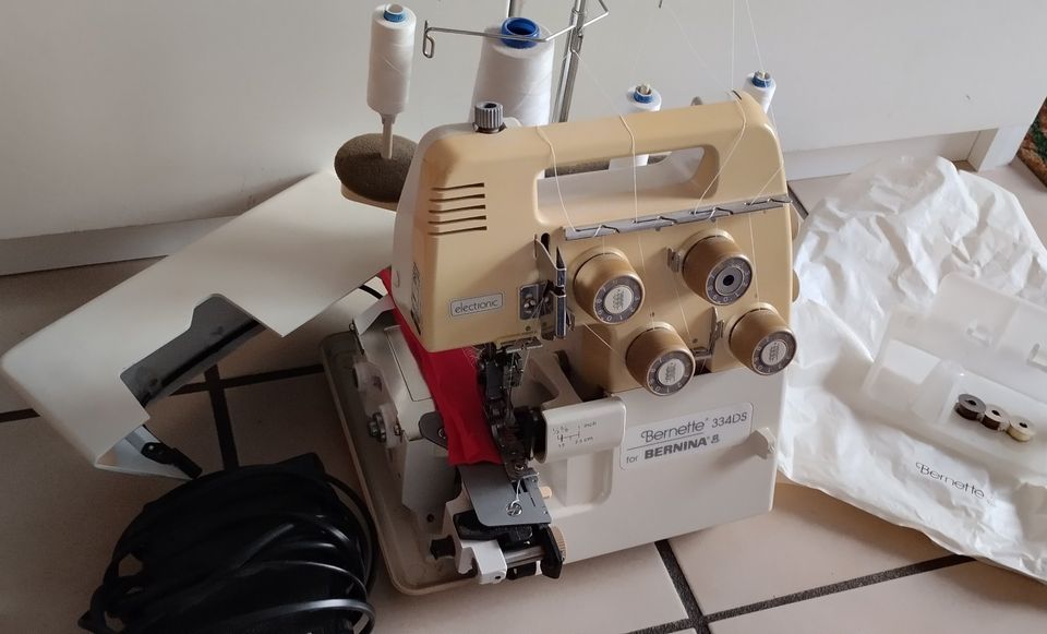 Nähmaschine Bernette334 DS by Bernina, Overlock in Lindau