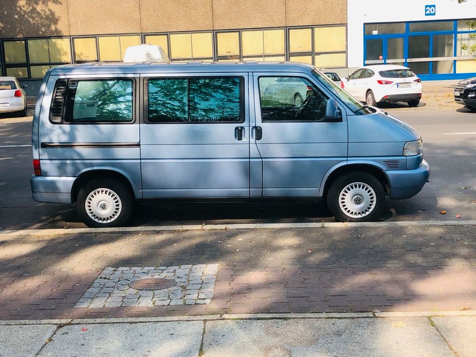 VW T4 Caravelle GL (Grand Deluxe) in Berlin