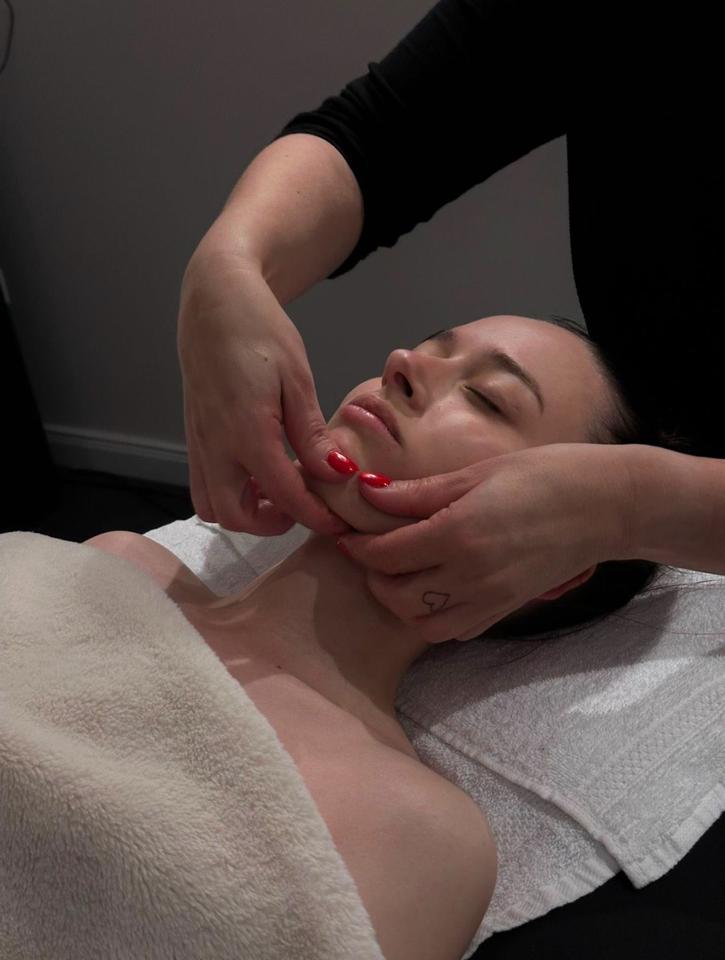lashlifting wimpernverlängerung powderbrows bbglow massage in Scharnebeck
