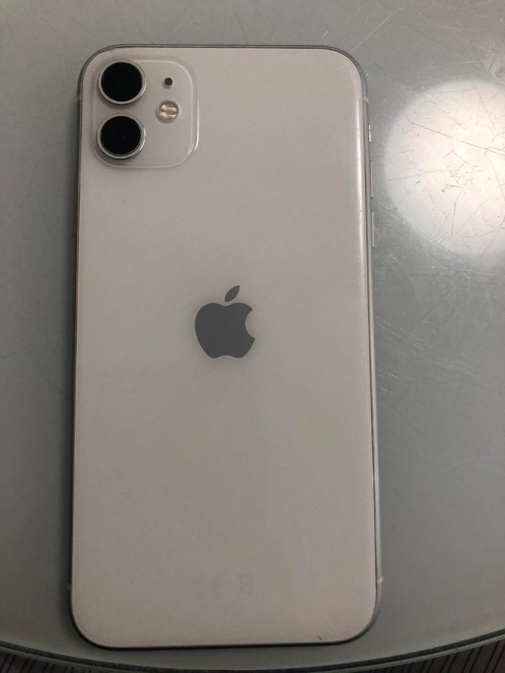 IPhone 11 64 GB guter Zustand in Langenau