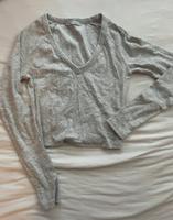 Oberteil/ Langarmshirt mit V-Ausschnitt Hessen - Weilmünster Vorschau