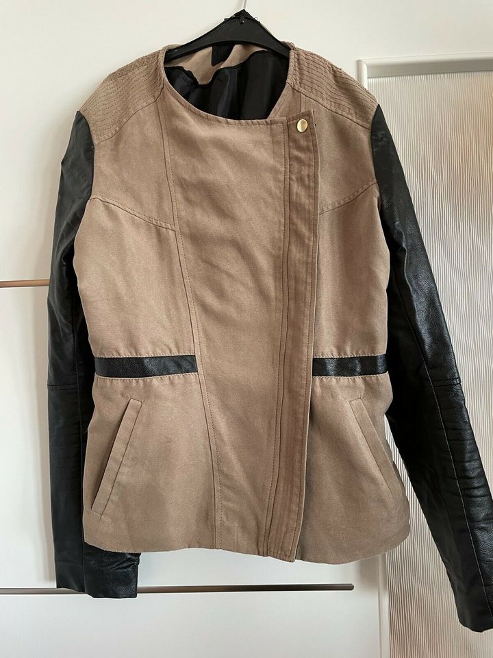 Lederjacke Gr. 38 Schwarz beige in Groß-Gerau