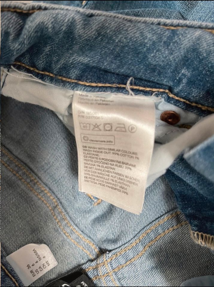 Jeans von H&M in Größe 36 in Erftstadt