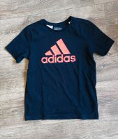 Adidas T-shirt Gr. 140 Thüringen - Gebesee Vorschau