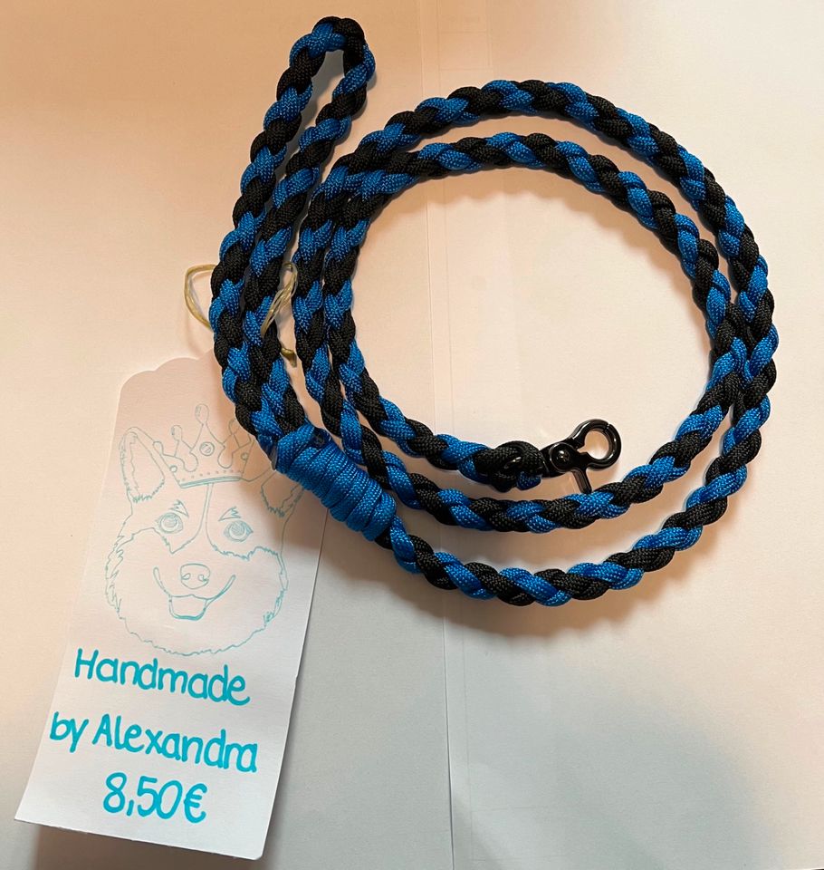 selbstgemachte Hundeleine aus Paracord in Geretsried