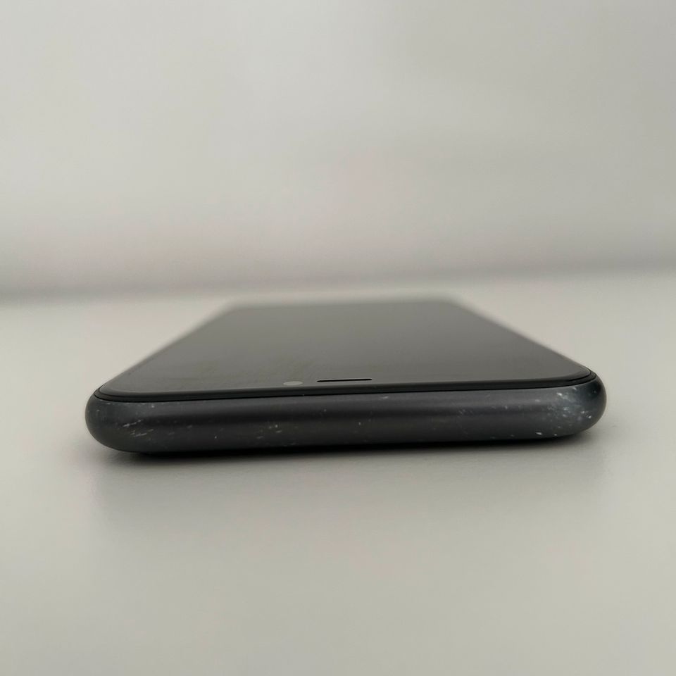 Apple iPhone 11 64gb (Batteriezustand 74%) in Wadern