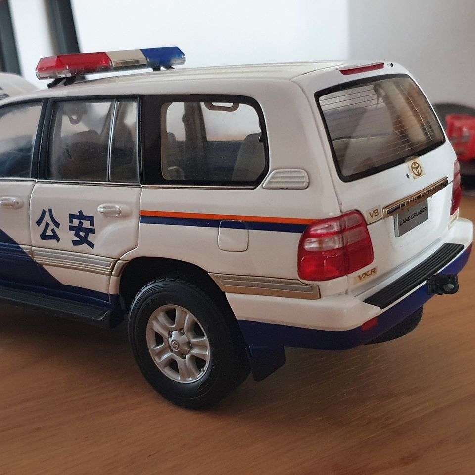 Toyota Land Cruiser, Police, aus China, 1:18, Sehr selten in Lemgo