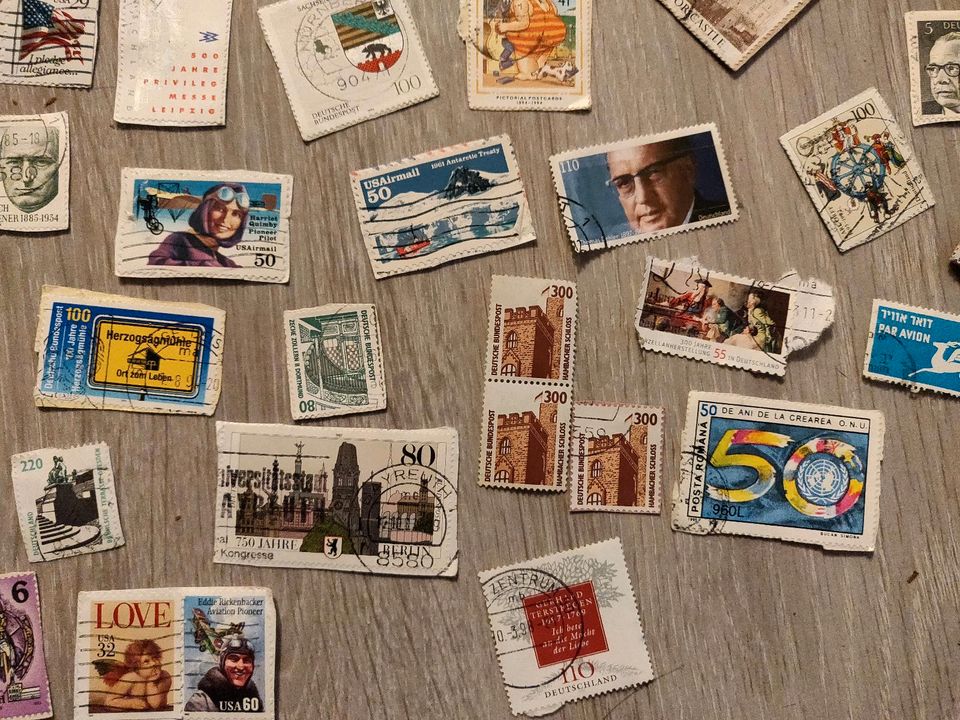 Briefmarken Sammlung aus aller Welt. Ab 1950 in Bayreuth
