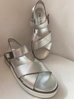 PRADA Sandalen Schleswig-Holstein - Lübeck Vorschau